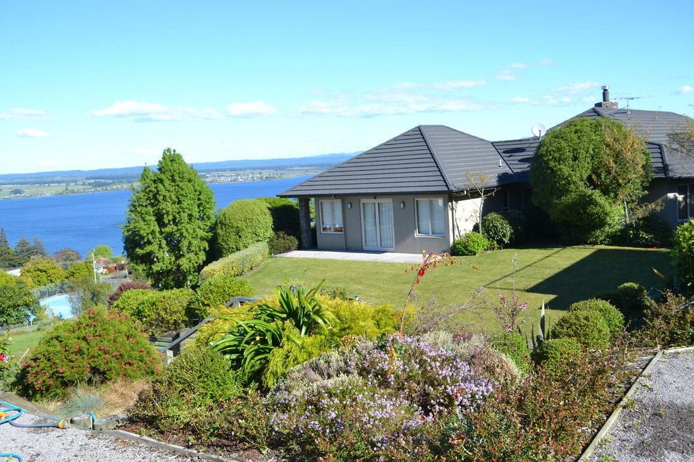 Tauhara Sunrise Lodge Taupo Exterior foto