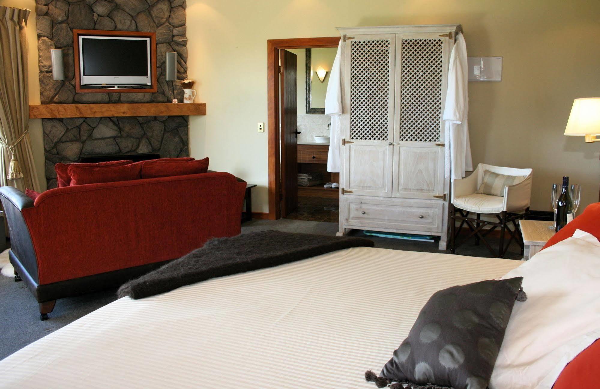 Tauhara Sunrise Lodge Taupo Exterior foto